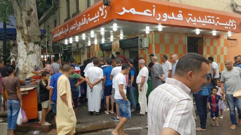 صائمون هائمون وراء “بطونهم”