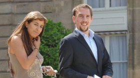 زوجة ريبيري تقصف زملاء محرز بالثقيل وتدعو لإقالة ماجر