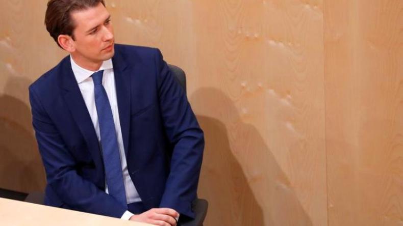 البرلمان يسحب الثقة من حكومة كورتس