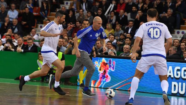 عنتر يحي في مواجهة زيدان