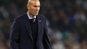 زيدان ينتظر عرض مانشستر يونايتد