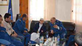 الأمن يكرم الطفل ساعد أنس عبد الرحمان حافظ كتاب الله