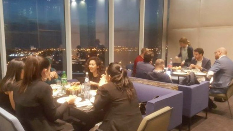 “سامسونغ” تجمع شركاءها الإعلاميين على مائدة إفطار رمضانية