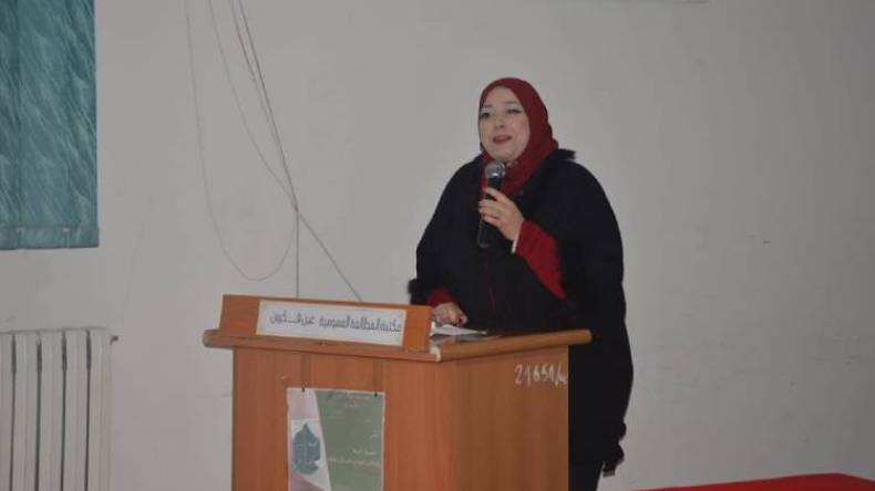 مواقع التواصل وراء قلة قراءة الإنتاج الأدبي