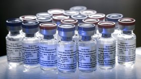 نصف أطباء روسيا يتخوفون من لقاح كورونا