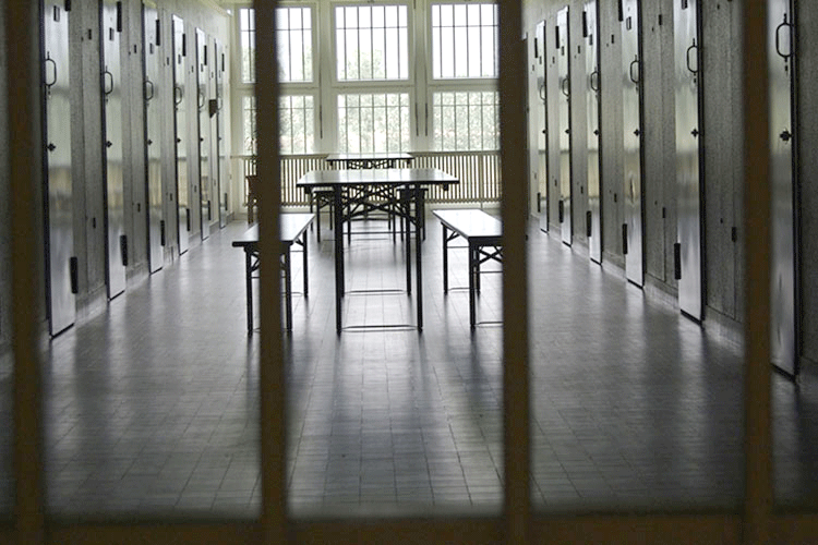 Moroccan Artist Imprisoned In Oran For Drugs Smuggling