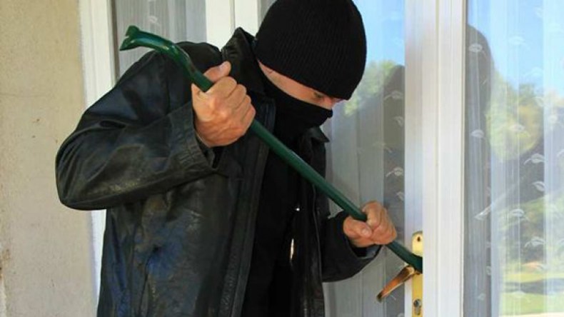 عصابات سرقة المنازل “تتغول” وترعب قاطني الفيلات ببرج البحري