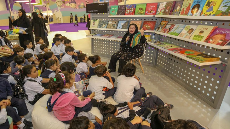 منى سروجي تسرد في فضاء “كلمات” حكاية “كتبت في الهواء”
