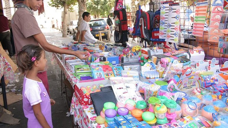 ضعف في الأدوات المدرسية المصنعة محليا وأغلبية ما في المحفظة أجنبي