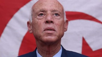 قيس سعيد.. الأستاذ الجامعي الذي هزم الجميع