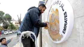 إعادة فتح سفارات عربية لدى نظام الأسد دعم للإرهاب