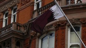 انشقاق أمير إماراتي وطلبه اللجوء إلى قطر