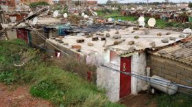 سقوط جدار على امرأة بمنطقة بابا علي