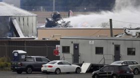 سبعة قتلى في سقوط قاذفة متقادمة بمطار أمريكي