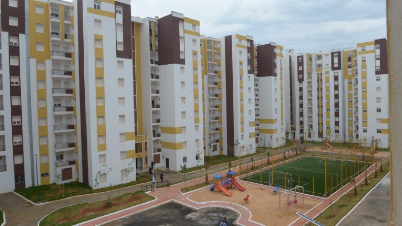 وزير السكن يهدد مؤسسات إنجاز سكنات “عدل”