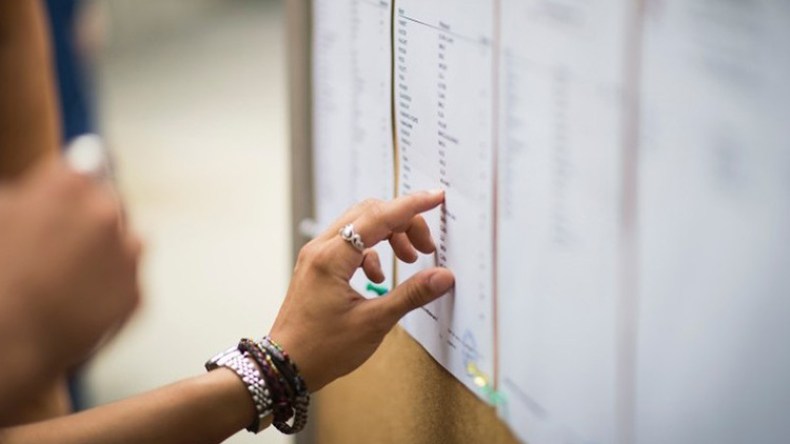 عبير تتربع على عرش البكالوريا في سكيكدة