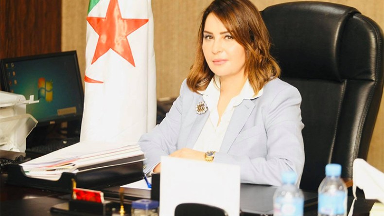 العائدون إلى الجزائر غير ملزمين بالحجر الصحي