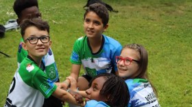 Un jeune footballer et apprenti journaliste de 12 ans rentrent de la Coupe du Monde FIFA en Russie des étoiles plein les yeux