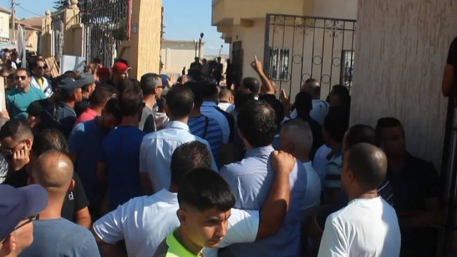 قاطنو سور الغزلان يجددون احتجاجهم للمطالبة بحضور الوالي شخصيا