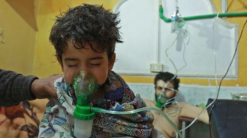 النظام يتهم المعارضة بقصف حلب بـ”غازات سامة”