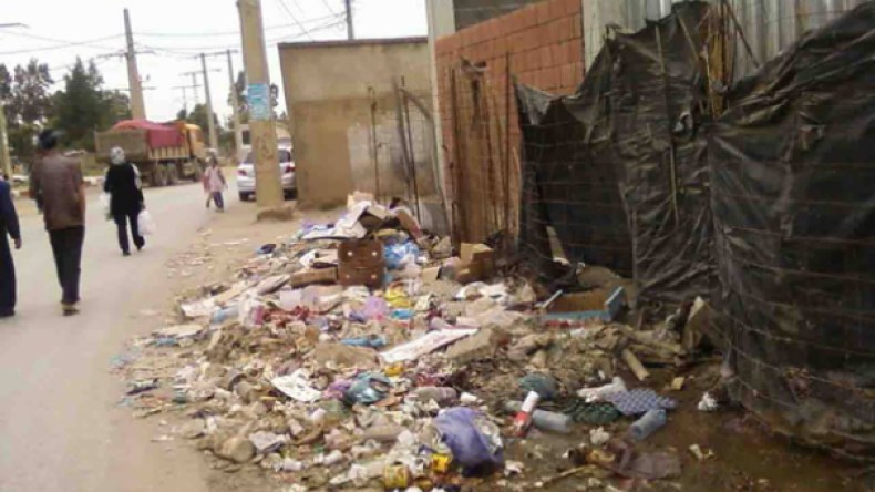 رئيس بلدية الوادي يحمّل مسؤولية غياب النظافة للمواطنين