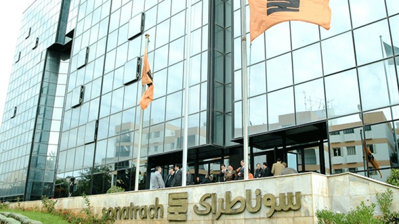 عمال سوناطراك يعودون إلى الاحتجاجات لتصنيفهم ضمن الإطارات