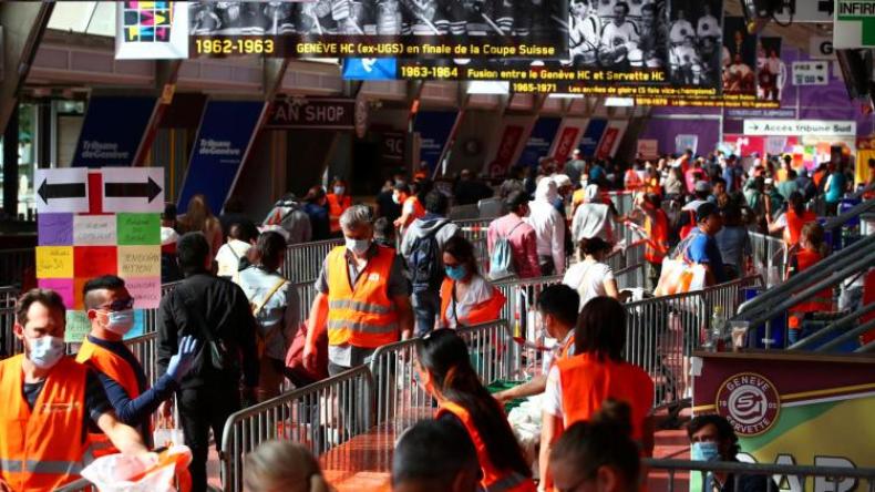 ألف شخص يصطفون للحصول على طعام مجاني في جنيف