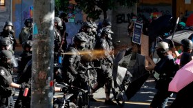 اعتقال العشرات بعد إصابة 21 شرطياً في سياتل