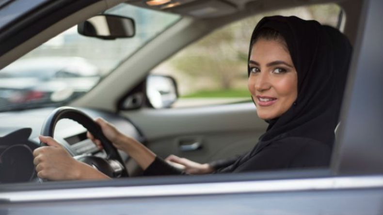 النساء أفضل من الرجال في قيادة المركبات بأربعة أضعاف!