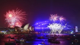 سيدني تطلق احتفالات العام الجديد في العالم