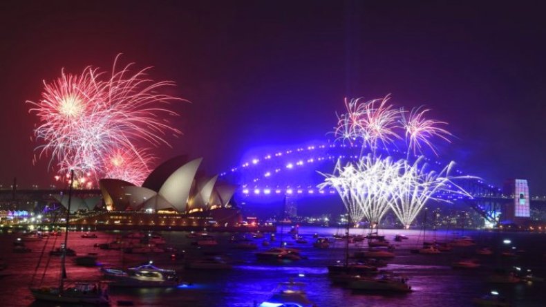 سيدني تطلق احتفالات العام الجديد في العالم