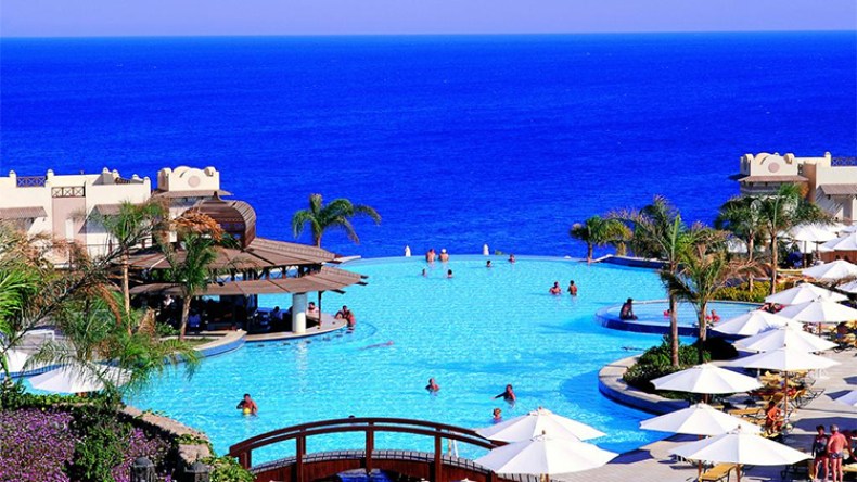 عائلات جزائرية تتعرض للاحتيال والطرد في شرم الشيخ المصرية