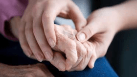 عمي يأخذ مال جدتي المريضة ويصرف على زوجته!