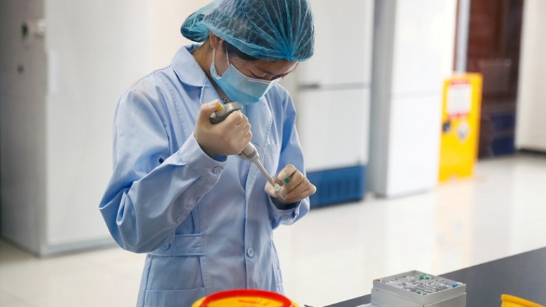 الصين تضمن تزويد الدول الفقيرة بلقاح كورونا