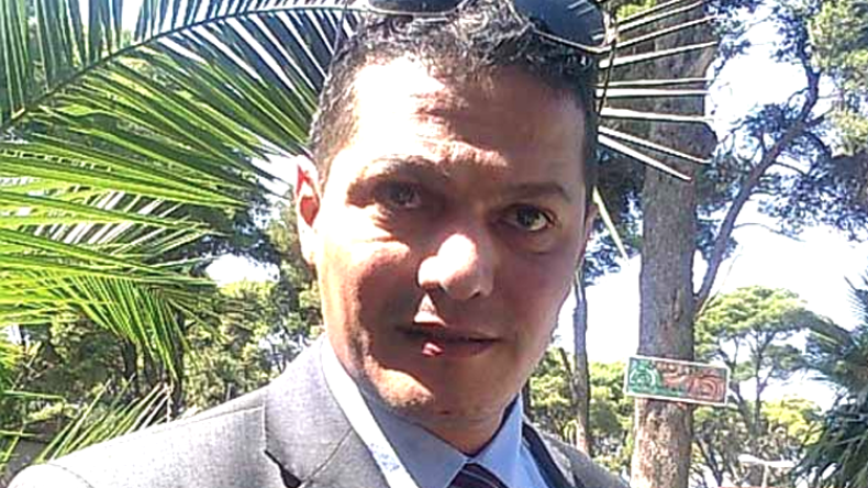 10 آلاف مشارك في استعراضات “العيش في سلام”