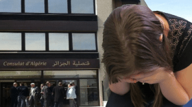 طالبة جزائرية تتهم أعوان أمن قنصلية كريتيل بتعنيفها