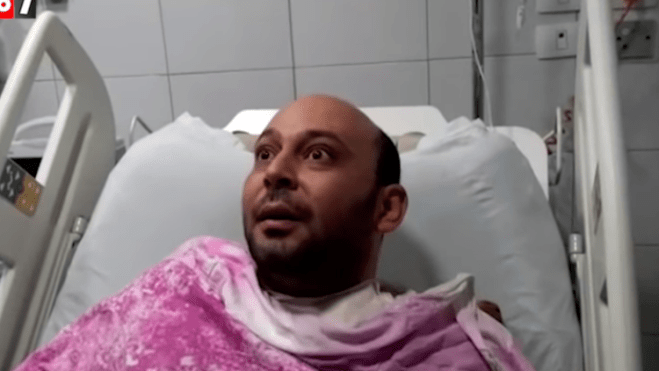 طبيب مصري يفقد بصره وهو يعالج مرضى كورونا