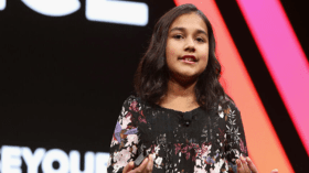 طفلة هندية تحوز على لقب “طفل العام”!