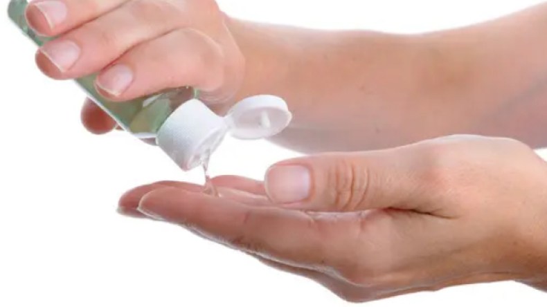 مخبر جامعة البويرة يشرع في إنتاج معقم خاص وفق معايير دولية