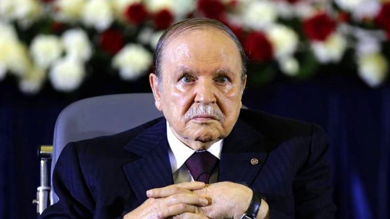 بوتفليقة يُوقع على خمسة مراسيم رئاسية