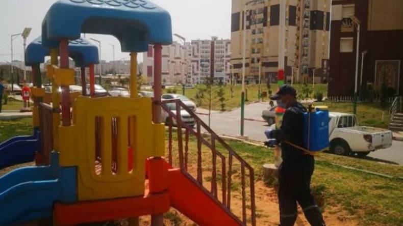 “عدل” تطلق حملة تعقيم واسعة بأحيائها السكنية بالعاصمة