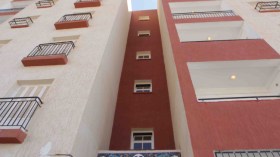 سقوط قاتل لطفل من سلالم عمارات عدل بباتنة