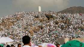 ضيوف الرحمن يتوافدون على صعيد عرفات