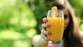 عصير البرتقال يقي من هذا المرض؟!