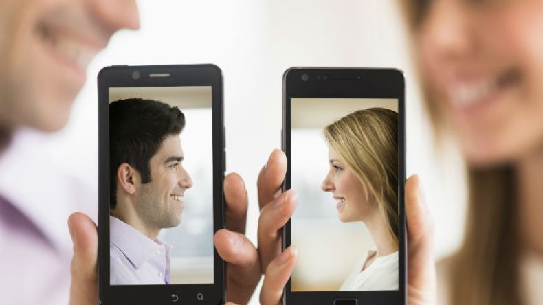 السعودية تشرع رسميا في تحرير عقود الزواج إلكترونيا