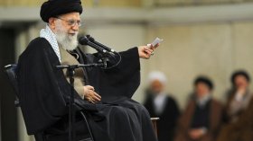 تويتر يحذف تغريدة من حساب خامنئي.. لماذا؟