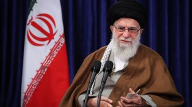 خامنئي يضع شرطاً كي تعود إيران لالتزاماتها النووية