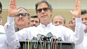 حزب عمران خان يفوز بالانتخابات الباكستانية