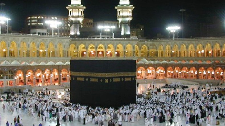 فائز في قرعة صالون الحج والعمرة يحرم من زيارة البقاء المقدسة