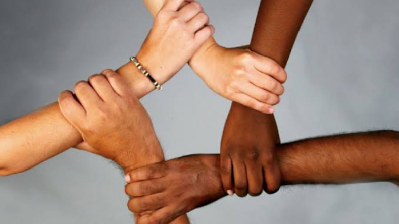 قانونٌ لتجريم العنصرية والجهوية